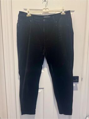 Melissa McCarthy Seven7 Black Velvet Skinny Pants